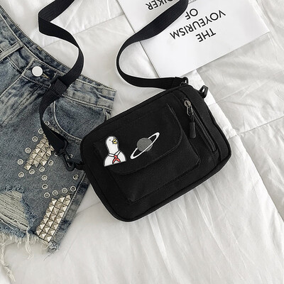 

Temperament fashion chic Messenger bag 2019 new cartoon planet canvas small square bag female simple wild shoulder bag