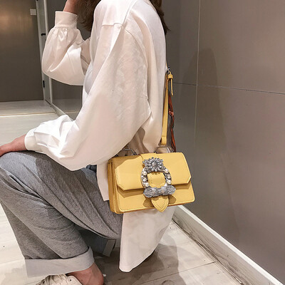 

Qiao Bani 2019 new Korean fashion Dongdaemun solid color pearl small square bag wild shoulder diagonal PU handbag