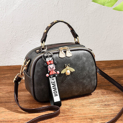 

Up-to-date Female Trendy Korean Version Fashionable One-shoulder Slant Handbag with Simple Individual Womens Bag