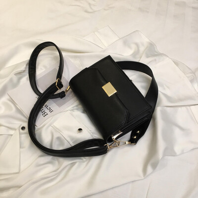 

Hong Kong wind texture red small square bag women 2019 new Korean version of Joker broadband packet retro shoulder Messenger bag