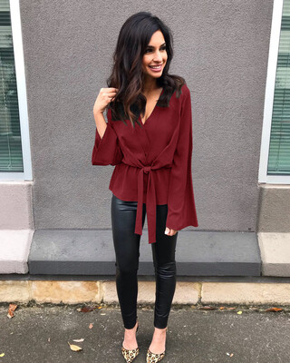

Elegant Ladies Chiffon Blouses 2019 New Solid Lace up Flare Sleeve Blouse Tops Female Casual V-neck Wrapped Top Femme