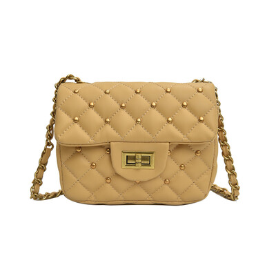 

Fashion texture foreign womens bag 2019 new silk scarf lock saddle bag tide Korean version of the simple chain shoulder bag