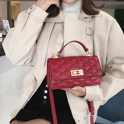 

Qiao Bani 2019 new European&American style fashion solid color embroidery thread flip lock buckle handbag shoulder diagonal female bag