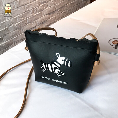 

Young girls small satchel 2019 new womens bag Korean wave cute Joker fashion bag shoulder Messenger bag