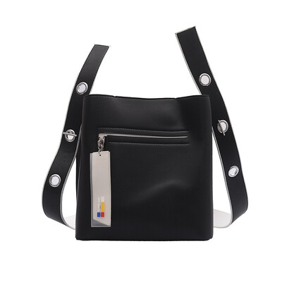 

New small bag female 2019 new wave Korean version of the wild Messenger bag fashion sewing thread chain lock small square bag