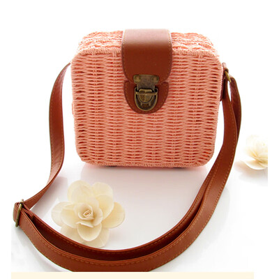 

Summer Fashion Straw Women Travel Bag Fresh Lady Beach Messenger Bag New Female Vocation Woven Crossbody Bag for Holiday