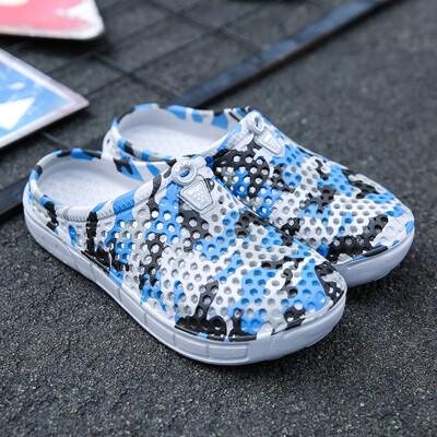 

Summer hollow shoes mens leisure slippers beach shoes Korean version of moisture permeable waterproof half slippers baled sandals