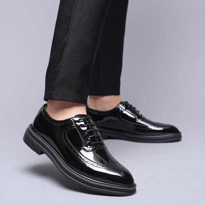 

Bullock mens shoes Korean version of the British wind wild trend small shoes casual dress pointed black patent leather wedding shoes