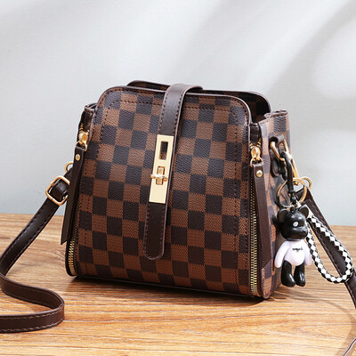 

On the new bag ladies messenger bag ladies small shoulder bag Joker slung ins popular foreign style presbyopia