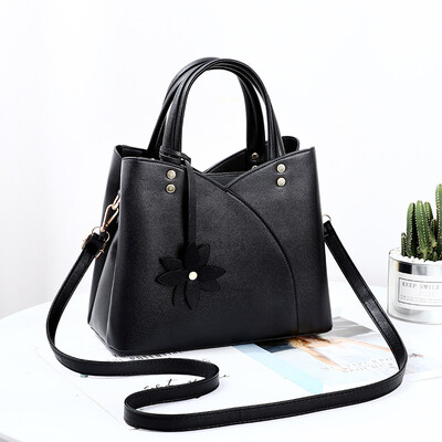 

Womens bag 2019 spring&summer new small fashion single shoulder Messenger bag wild big bag handbag female bag