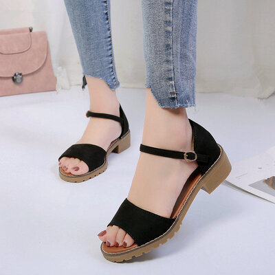 

Korean version 2018 summer hundred school soft sister flat soles thick heels sandals womens shoes the original residence is a