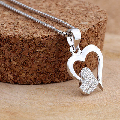 

Diamond Two Love Heart Pendant Necklace Women Fashion Clavicle Chain