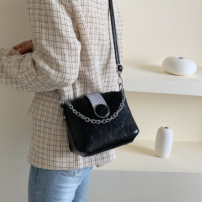 

New high-quality bag female 2019 new Korean fashion casual wild chain shoulder slung small square bag