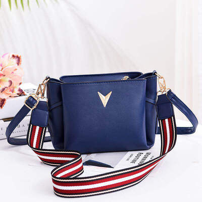 

Womens bag wholesale 2019 summer new womens bag PU leather Korean fashion shoulder bag diagonal package