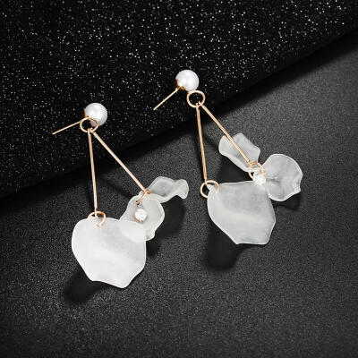 

Korean New Popular Crystal Pearl Earrings Metal Rod White Petals Drop Earrings For Women Statement Earings Fashion Jewelry 2019