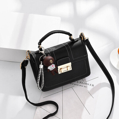 

Shangxin Female Trendy Korean Ins Overfire Simple Hand-held Bill of Lading Shoulder Oblique Square Bag