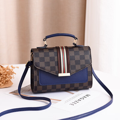 

In autumn&winter the fashion trend of Xingang girls in the Korean version of Joker retro slung shoulder bag small square bag