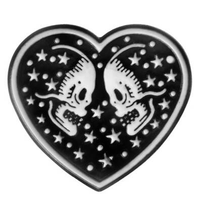 

Heart Shaped Skulls Stars Enamel Pins Badge Punk Dark Brooch Lapel Pin Gothic Jewelry Halloween Gifts Brooches For Women Men