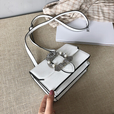 

Qiao Bani 2019 new Korean fashion Dongdaemun solid color pearl small square bag wild shoulder diagonal PU handbag