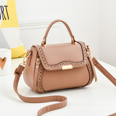 

The new Korean version of the womens bag in summer is a simple summer bag autumn&winter oblique satchel bag fashion leisur