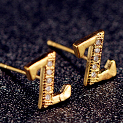

Fashion Tiny Initial Stud Personalized Bridesmaids Gift Letter Earrings Gift Alphabet Ear Studs For Women Girls