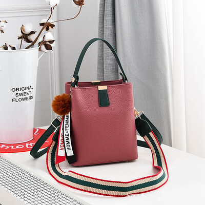 

Female bag 2019 spring new Korean fashion handbag cool tide shoulder Messenger bag cross-border