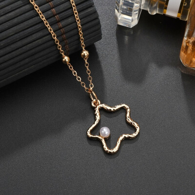 

Alloy Necklace Creative Design Simple Female Hollow Five-pointed Star 8 Pendant Necklace Beautiful Romantic Wedding Party