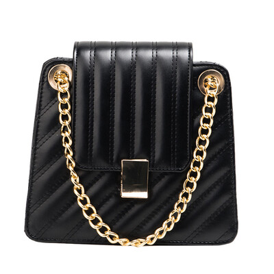 

2019 personality new rivet Korean fashion small square bag Messenger bag