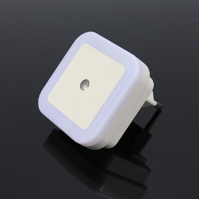 

Smart Intelligent Plug-in Energy-saving LED Night Light Lamp with Dusk to Dawn Sensor for Hallway Kitchen Bathroom Bedroom Stairs