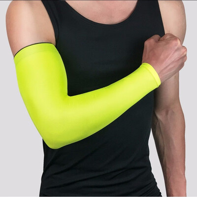 

Arm Guard Bracer Sunscreen&Breathable Protects the Arm During Exercise