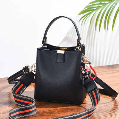 

On the new wave of women in summer Joker ins fashion ladies shoulder slung bucket bag in summer