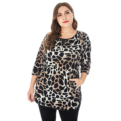 

Round Collar 34 Sleeve Leopard Print Zipper Pocket Plus Size Women T-shirt