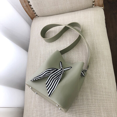 

Summer new ins super fire bucket bag female 2019 new Korean version of the wild single shoulder fashion silk scarf Messenger bag