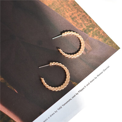 

In 2019 the new brand design opening C-series earrings generous minimalist temperament wild Korean earrings for women