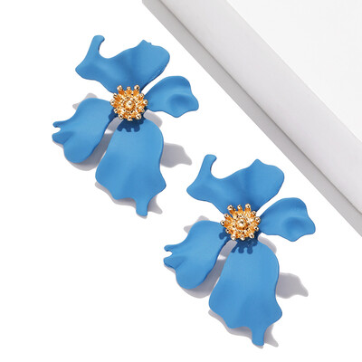 

2019 New Korean Earrings Fresh And Lovely Fashion Exaggerated Metal Petals Womens Earrings Suitable For Winter Girls Jewelry