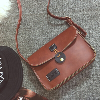 

Tailored Women Circular Buckle Retro Fashion Simple Single-shoulder Bag Messenger Bag
