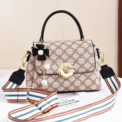 

2019 summer trend new single shoulder diagonal small bag Korean PU leather fashion handbag small square bag