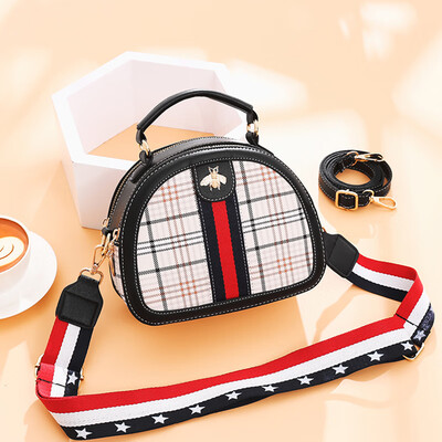 

Simple small bag female 2019 new cool Korean version of the wild Messenger bag saddle bag fashion shoulder bag handbag