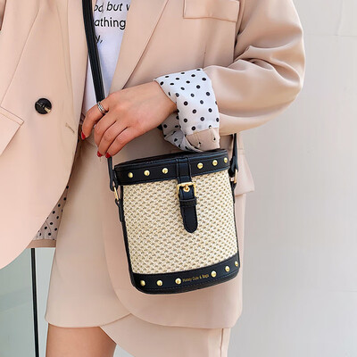 

Bag female 2019 summer new net red with the same paragraph weaving hollow saddle bag shoulder diagonal cross bucket bag personality tide