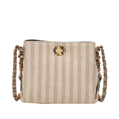 

Crossbody shoulder bag texture Korean version of the wild chain star rivet bag