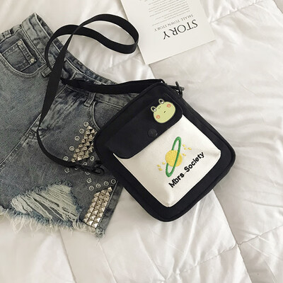 

Fashion temperament color crossbody bag chic versatile shoulder bag female 2019 new cartoon cute planet canvas bag