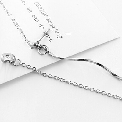 

Model 2 earring