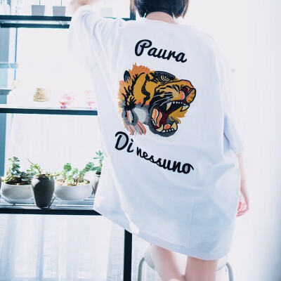 

Tiger Letter Printed Tshirt Couple Short Sleeve O Neck Casual Loose Long T-Shirt Harajuku Cozy T Shirt Women Black White
