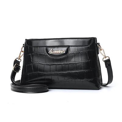 

Ladies bag 2019 Korean version of the cool fashion summer new womens bag wild personality handbag shoulder Messenger bag