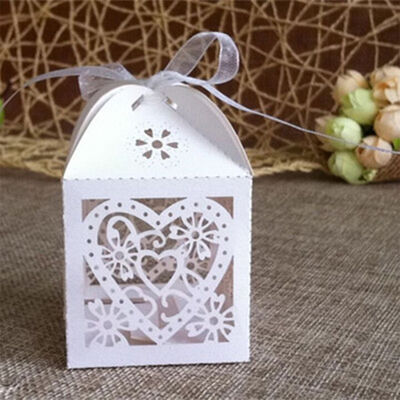 

1x Flowers Heart Shape Unique Hollow Candy Boxes with Ribbon Weeding Party Gift Box