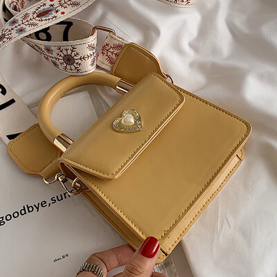 

Fashion on the new small bag women 2019 new girls broadband shoulder bag Korean style Messenger bag tide