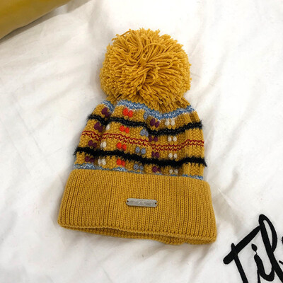 

Outdoor hat ladies winter plus velvet knitted hat Korean version of the fashion wool hat plus thick hair ball ear hat man