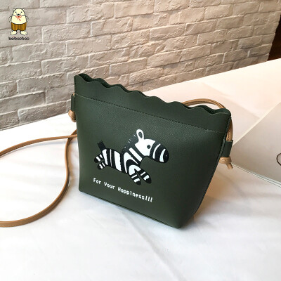 

Young girls small satchel 2019 new womens bag Korean wave cute Joker fashion bag shoulder Messenger bag