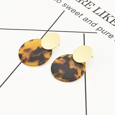 

Korean New Round Earrings Resin Black White Acetic Acid Dangle Drop Earrings For Women Statement Earings Fashion Jewelry 2019