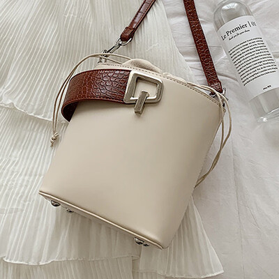 

Summer womens bag tide 2019 new bag slanted 100 lap Korean version of single shoulder fashion handheld bucket bag